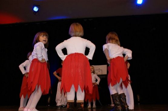 Grafika #25: 13.11.2010 - Występy dzieci z okazji Dnia Seniora