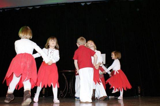 Grafika #26: 13.11.2010 - Występy dzieci z okazji Dnia Seniora