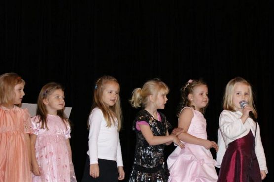 Grafika #29: 13.11.2010 - Występy dzieci z okazji Dnia Seniora