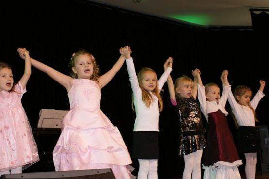 Grafika #33: 13.11.2010 - Występy dzieci z okazji Dnia Seniora