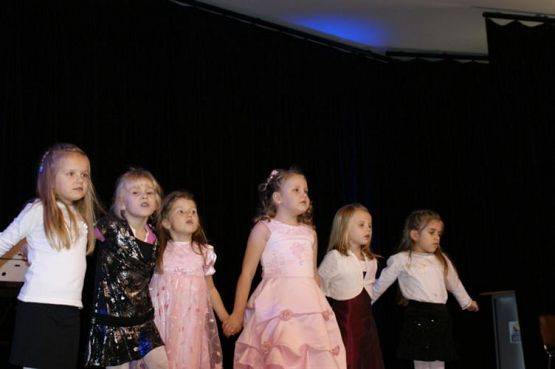 Grafika #34: 13.11.2010 - Występy dzieci z okazji Dnia Seniora