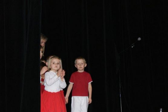 Grafika #35: 13.11.2010 - Występy dzieci z okazji Dnia Seniora