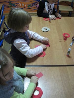 Grafika #5: 12.11.2010 - Kotyliony z okazji Dnia Niepodległości -gr II