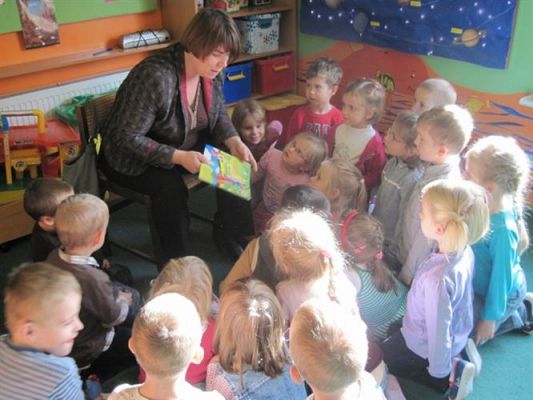 Grafika #2: 27.10.2010 - Kot w butach w gr. II - "Cała Polska czyta dzieciom"