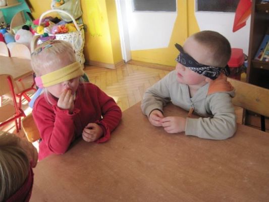 Grafika #7: 22.10.2010 - Poznajemy owoce po smaku - Gr I