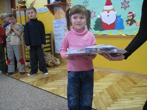 Grafika #1: 10.12.2010 - Rodzinny konkurs plastyczny "Kartka na gwiazdkę"