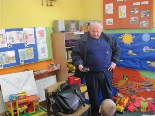 Grafika #9: 17.02.2011 - Spotkanie z panem listonoszem w grupie średniaków