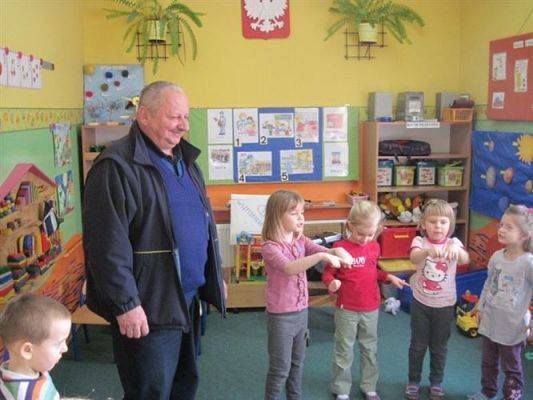 Grafika #10: 17.02.2011 - Spotkanie z panem listonoszem w grupie średniaków