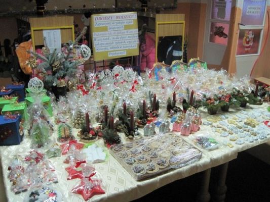 Grafika #0: 16.12.2010 - Kiermasz ozdób świątecznych