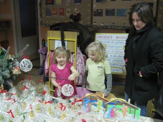 Grafika #12: 16.12.2010 - Kiermasz ozdób świątecznych