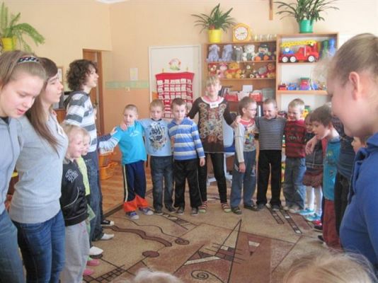 Grafika #0: 07.04.2011 - Klub Młodego Odkrywcy z wizytą w naszym przedszkolu