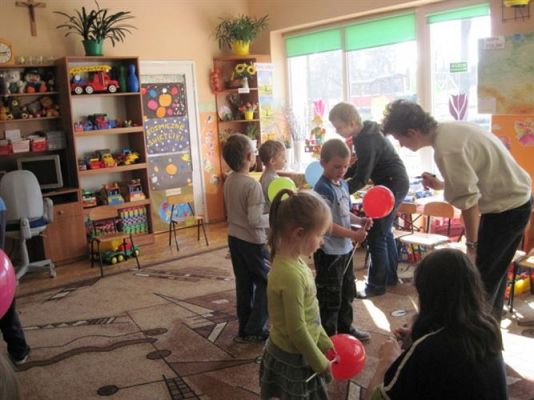 Grafika #4: 07.04.2011 - Klub Młodego Odkrywcy z wizytą w naszym przedszkolu