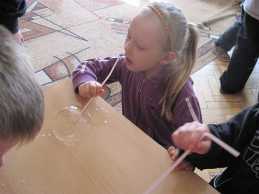 Grafika #8: 07.04.2011 - Klub Młodego Odkrywcy z wizytą w naszym przedszkolu