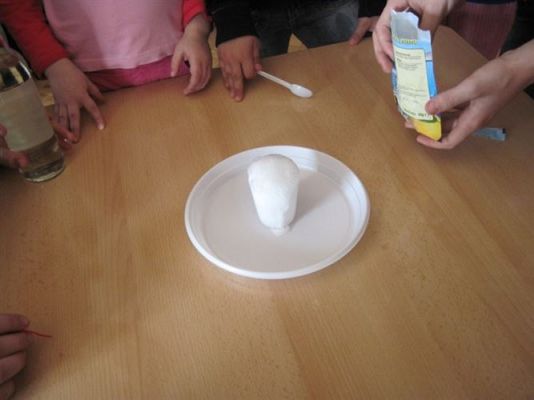 Grafika #9: 07.04.2011 - Klub Młodego Odkrywcy z wizytą w naszym przedszkolu