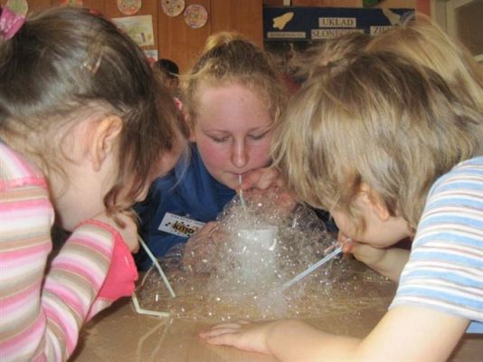 Grafika #20: 07.04.2011 - Klub Młodego Odkrywcy z wizytą w naszym przedszkolu