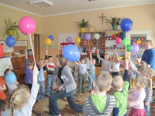 Grafika #23: 07.04.2011 - Klub Młodego Odkrywcy z wizytą w naszym przedszkolu