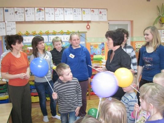 Grafika #27: 07.04.2011 - Klub Młodego Odkrywcy z wizytą w naszym przedszkolu