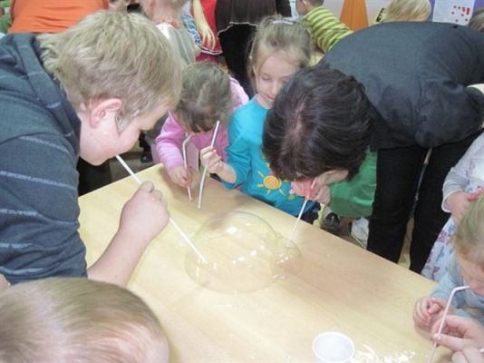 Grafika #34: 07.04.2011 - Klub Młodego Odkrywcy z wizytą w naszym przedszkolu