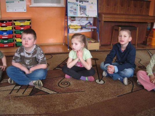 Grafika #6: 28.03.2011 - Rodzice czytają bajki