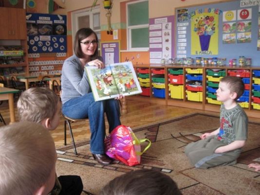 Grafika #7: 28.03.2011 - Rodzice czytają bajki