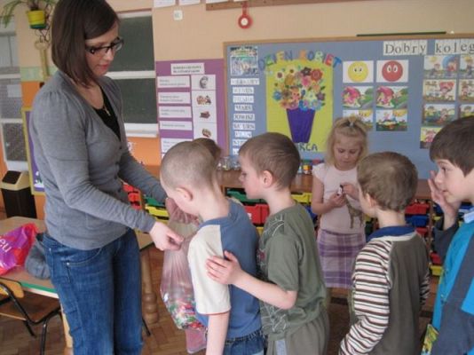 Grafika #8: 28.03.2011 - Rodzice czytają bajki