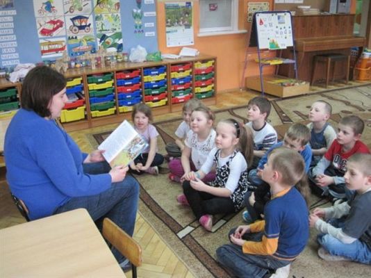 Grafika #11: 28.03.2011 - Rodzice czytają bajki