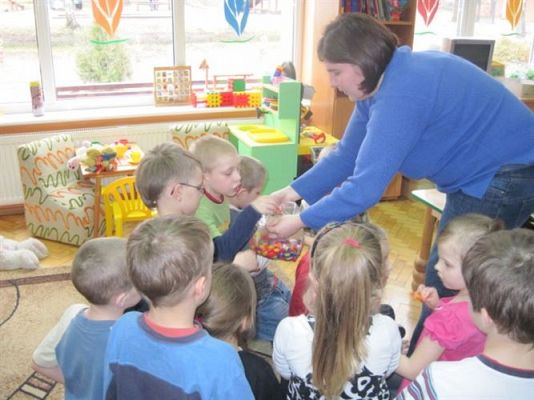 Grafika #14: 28.03.2011 - Rodzice czytają bajki