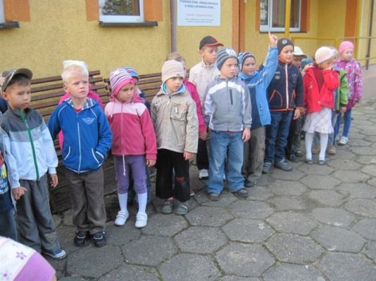 Grafika #2: 26.09.2011 - Spotkanie z policjantem - Jak bezpiecznie przejść przez ulicę