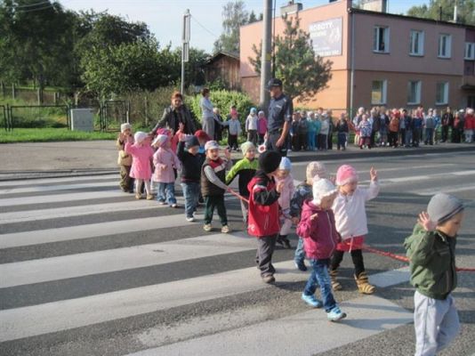 Grafika #7: 26.09.2011 - Spotkanie z policjantem - Jak bezpiecznie przejść przez ulicę