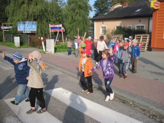 Grafika #13: 26.09.2011 - Spotkanie z policjantem - Jak bezpiecznie przejść przez ulicę