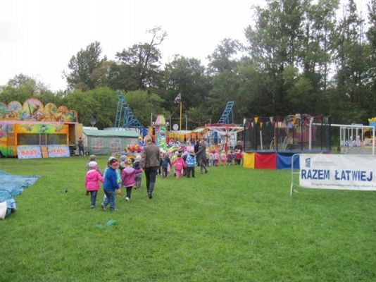 Grafika #1: 12.09.2011 - Zabawa w Wesołym Miasteczku