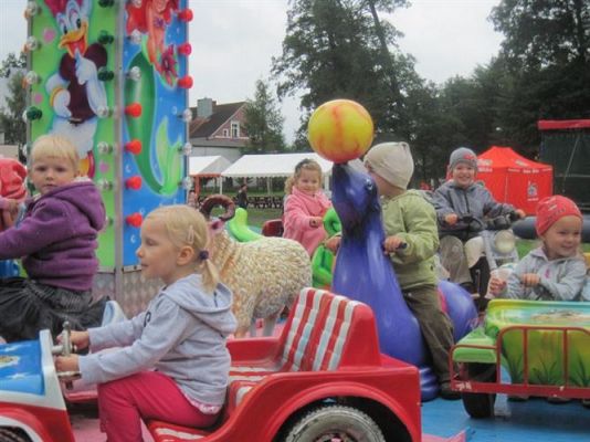 Grafika #4: 12.09.2011 - Zabawa w Wesołym Miasteczku