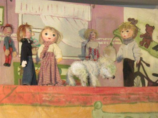 Grafika #5: 01.12.2011 - Przedstawienie "Psotnica Reklamica"