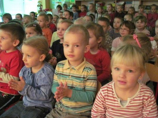 Grafika #6: 01.12.2011 - Przedstawienie "Psotnica Reklamica"