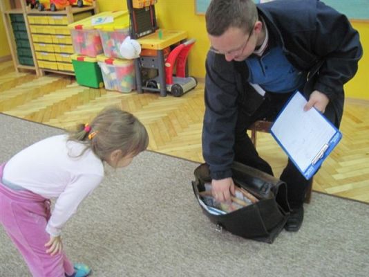 Grafika #1: 24.11.2011 - Spotkanie z panem listonoszem w grupie "Maluszków"