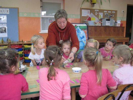 Grafika #7: 22.11.2011 - Warsztaty z papieroplastyki dla dzieci 5,6-letnich