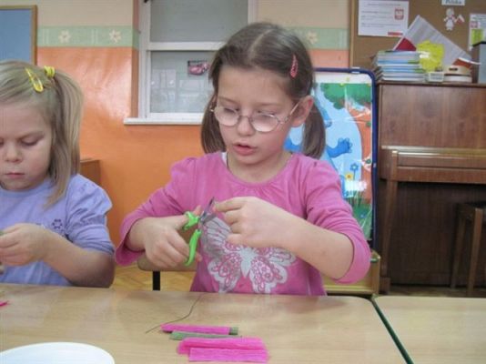 Grafika #12: 22.11.2011 - Warsztaty z papieroplastyki dla dzieci 5,6-letnich