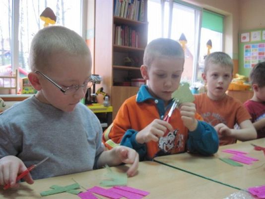 Grafika #13: 22.11.2011 - Warsztaty z papieroplastyki dla dzieci 5,6-letnich