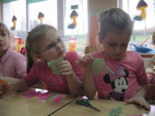 Grafika #14: 22.11.2011 - Warsztaty z papieroplastyki dla dzieci 5,6-letnich