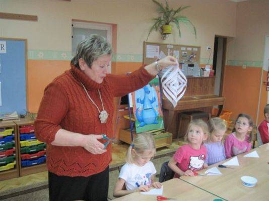 Grafika #22: 22.11.2011 - Warsztaty z papieroplastyki dla dzieci 5,6-letnich