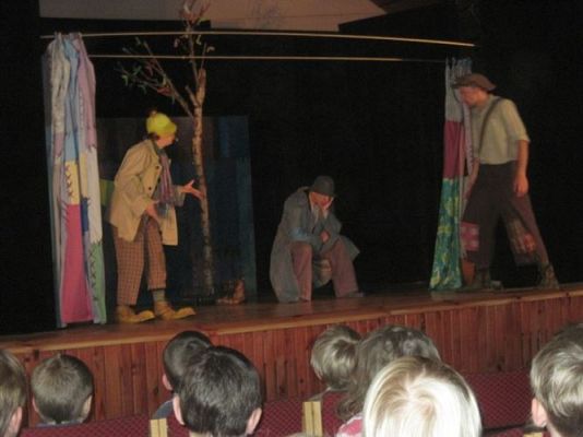 Grafika #12: 27.10.2011 - Wyjazd na przedstawienie pt. "Szewc Kopytko i Kaczor Kwak"