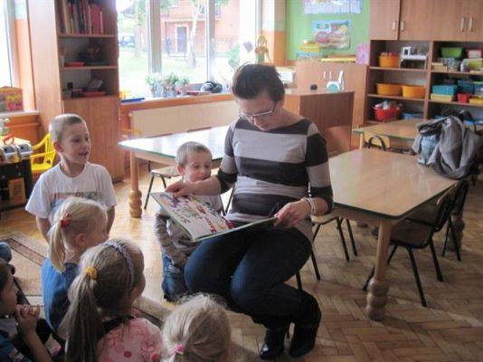Grafika #5: 27.10.2011 - Rodzice "Starszaków" czytają bajki