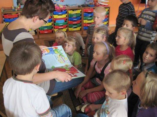 Grafika #6: 27.10.2011 - Rodzice "Starszaków" czytają bajki