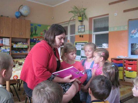 Grafika #7: 27.10.2011 - Rodzice "Starszaków" czytają bajki