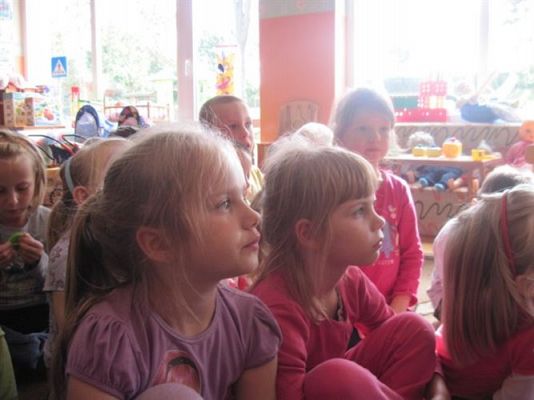 Grafika #12: 27.10.2011 - Rodzice "Starszaków" czytają bajki