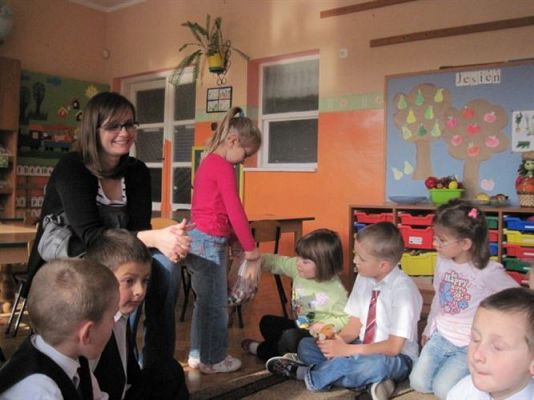 Grafika #18: 27.10.2011 - Rodzice "Starszaków" czytają bajki