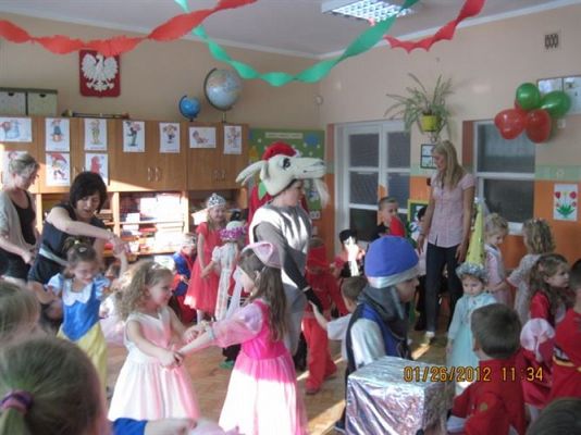 Grafika #28: 26.01.2012 - Zabawa karnawałowa - Bal Księżniczki i Rycerza c.d.