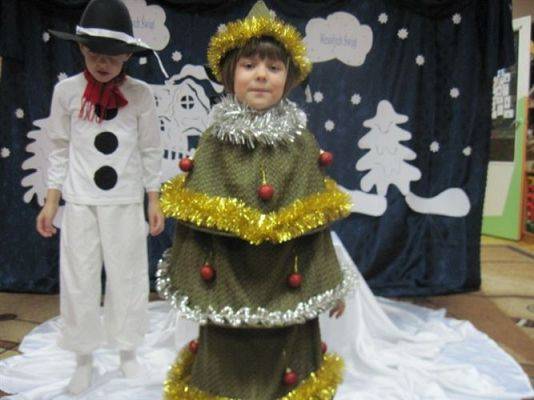 Grafika #0: 15.12.2011 - Przedstawienie Zmartwienie Śnieżynek w wykonaniu dzieci z gr. III