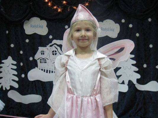 Grafika #2: 15.12.2011 - Przedstawienie Zmartwienie Śnieżynek w wykonaniu dzieci z gr. III