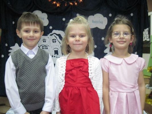 Grafika #3: 15.12.2011 - Przedstawienie Zmartwienie Śnieżynek w wykonaniu dzieci z gr. III